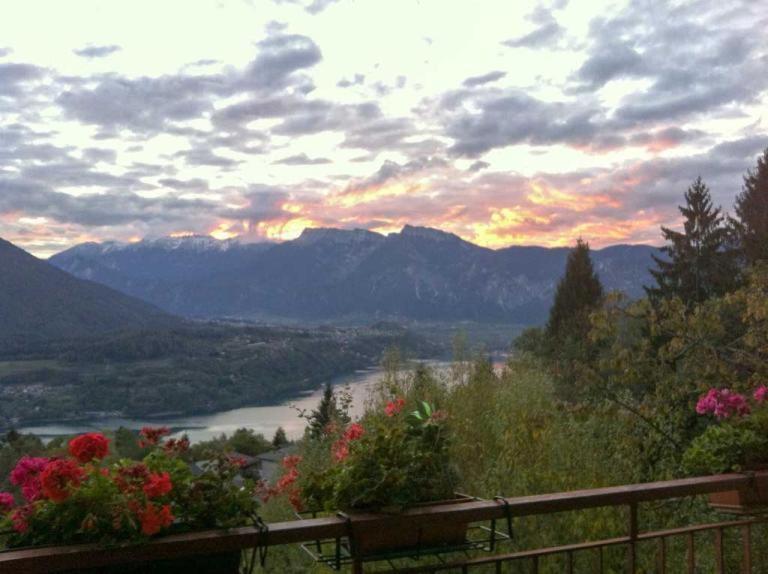 B&B Alba Sul Lago Перджине-Вальсугана Экстерьер фото